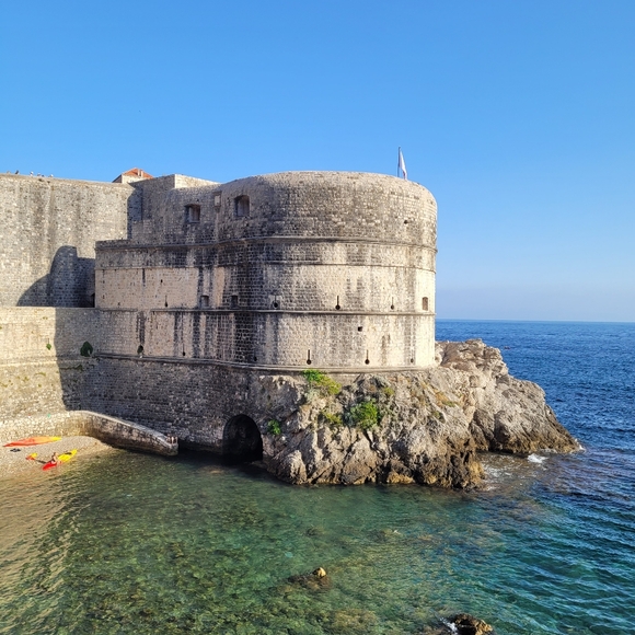 Meet your Posher, Vera - Picture 8 of 15